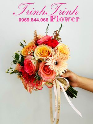 Bó hoa cưới cầm tay của cô dâu của shop hoa tươi Trinh Trinh ở Tân An - Long An BHC-018