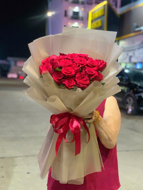 Bó Hoa Tươi, Bó Hoa Hồng Đỏ, Bó Hoa Chúc Mừng Của Shop Hoa Tươi Tân An, Long An Bht-097