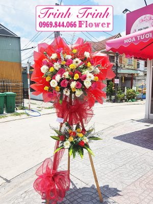 Lẵng hoa chúc mừng shop hoa tươi Tân An - Long An của shop hoa tươi Trinh Trinh LCM-038
