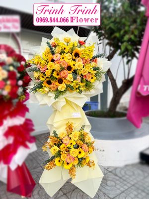 Lẵng hoa chúc mừng của shop hoa tươi Trinh Trinh - Shop hoa tươi Tân An, Long An LCM-052