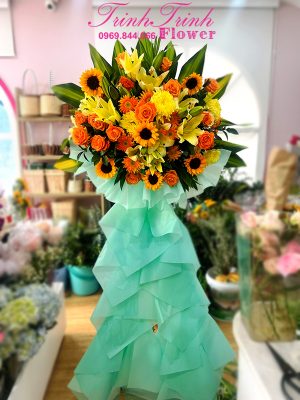 Lẵng hoa chúc mừng của shop hoa tươi Trinh Trinh - Shop hoa tươi Tân An, Long An LCM-058