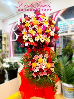 Lẵng hoa chúc mừng của shop hoa tươi Trinh Trinh - shop hoa tươi Tân An, Long An LCM-061