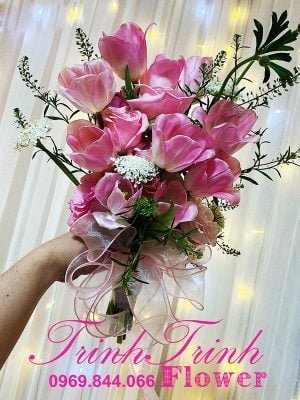Bó hoa cưới cầm tay của cô dâu của shop hoa tươi Trinh Trinh - Shop hoa tươi ở Tân An, Long An BHC-010