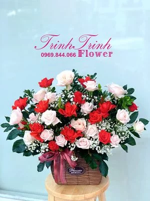 Giỏ hoa chúc mừng, giỏ hoa chúc mừng khai trương, giỏ hoa chúc mừng sinh nhật của shop hoa tươi Trinh Trinh tại thành phố Tân An, tỉnh Long An LCM-016