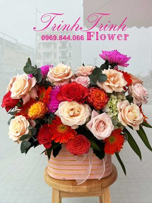 Giỏ hoa chúc mừng, giỏ hoa chúc mừng khai trương, giỏ hoa chúc mừng sinh nhật của shop hoa tươi Trinh Trinh tại thành phố Tân An, tỉnh Long An LCM-018