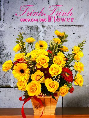 Giỏ hoa chúc mừng, giỏ hoa chúc mừng khai trương, giỏ hoa chúc mừng sinh nhật của shop hoa tươi Trinh Trinh tại thành phố Tân An, tỉnh Long An LCM-027