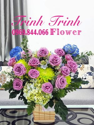 Giỏ hoa chúc mừng, giỏ hoa chúc mừng khai trương, giỏ hoa chúc mừng sinh nhật của shop hoa tươi Trinh Trinh tại thành phố Tân An, tỉnh Long An LCM-031