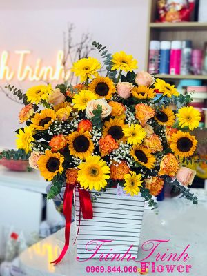 Giỏ hoa chúc mừng, giỏ hoa khai trương, giỏ hoa sinh nhật của shop hoa tươi Tân An, Long An - Tiệm hoa tươi Trinh Trinh GCM-043