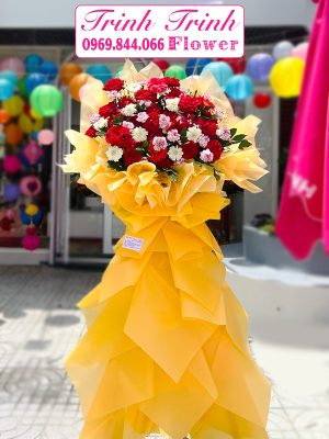 Lẵng hoa chúc mừng, kệ hoa chúc mừng của shop hoa tươi Trinh Trinh - shop hoa tươi Tân An, Long An LHT-015