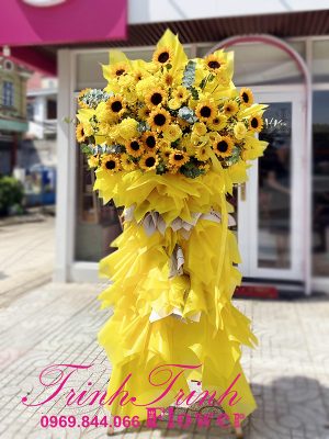 Lẵng hoa chúc mừng, kệ hoa chúc mừng của shop hoa tươi Trinh Trinh - shop hoa tươi Tân An, Long An LHT-018