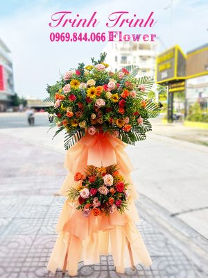 Lẵng hoa chúc mừng khai trương, kệ hoa chúc mừng khai trương của shop hoa tươi Trinh Trinh ở Thành phố Tân An, tỉnh Long An LCM-066