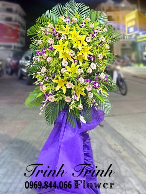 Lẵng hoa tang ở Tân An, Long An của shop hoa tươi Trinh Trinh - shop hoa tươi Tân An, Long An LHT-008