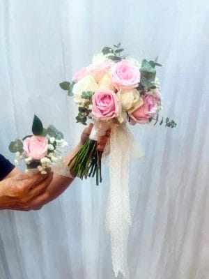 Bó hoa cưới cầm tay cô dâu đẹp của shop hoa tươi Tân An - Trinh Trinh Flower BHC-034