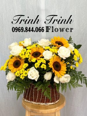 Giỏ hoa chia buồn, giỏ hoa viếng của shop hoa tươi Tân An, Long An - Trinh Trinh Flowers GCB-006