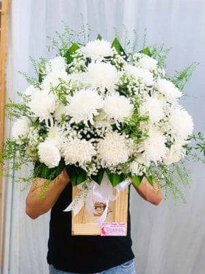 Giỏ hoa chia buồn, giỏ hoa viếng của shop hoa tươi Tân An, Long An - Trinh Trinh Flowers GCB-008