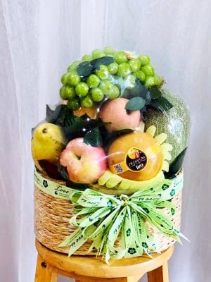 Giỏ trái cây, giỏ hoa quả, giỏ trái cây và hoa của shop hoa tươi Tân An, Long An - Trinh Trinh Flowers GTC-024
