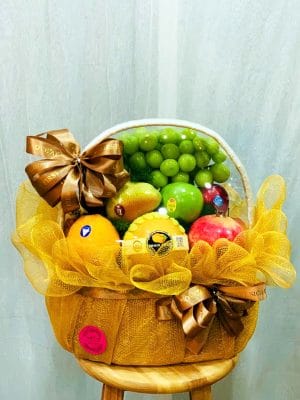 Giỏ trái cây, giỏ hoa quả, giỏ trái cây và hoa của shop hoa tươi Tân An, Long An - Trinh Trinh Flowers GTC-031