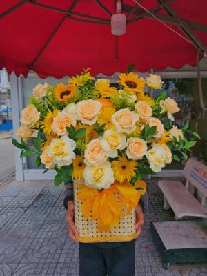 Giỏ hoa hồng vàng, Giỏ hoa đẹp, giỏ hoa khai trương, giỏ hoa chúc mừng, giỏ hoa sinh nhật của shop hoa tươi Tiệm hoa tươi Tân An, Long An | Tây Ninh GCM-111